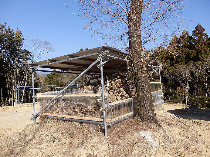 薪ダンボール入り