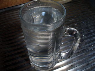 ���̓��}�������琅�����o��̂ŏ��Ȃ߂�