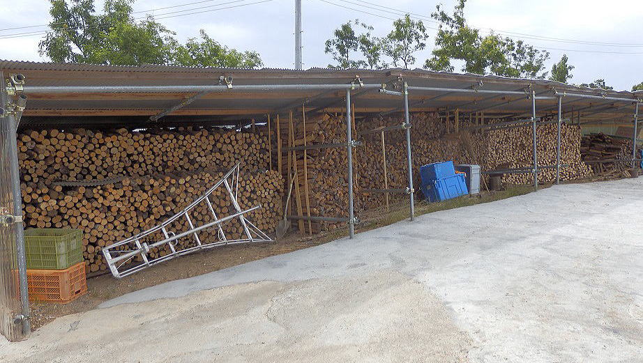 薪ダンボール入り